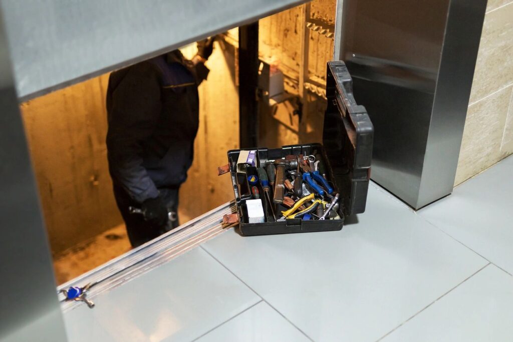 Commercial Elevator Maintenance in Dallas TX: Keep Your System Running Smoothly